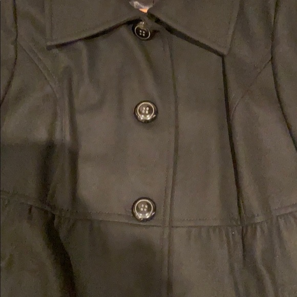 Pennington’s Women’s Coat - Picture 3 of 4